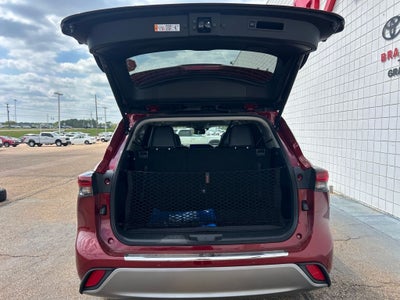 2026 Toyota Highlander Hybrid Platinum