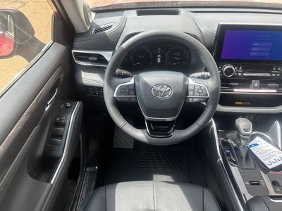 2026 Toyota Highlander Hybrid Platinum