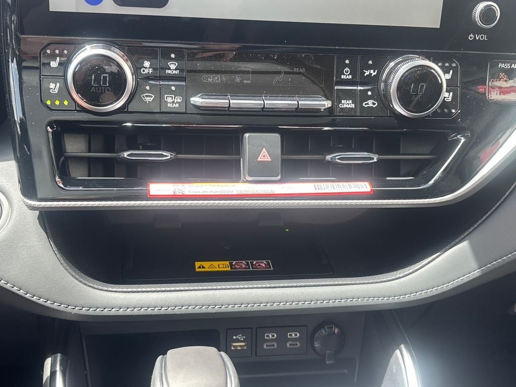 2026 Toyota Highlander Hybrid Platinum