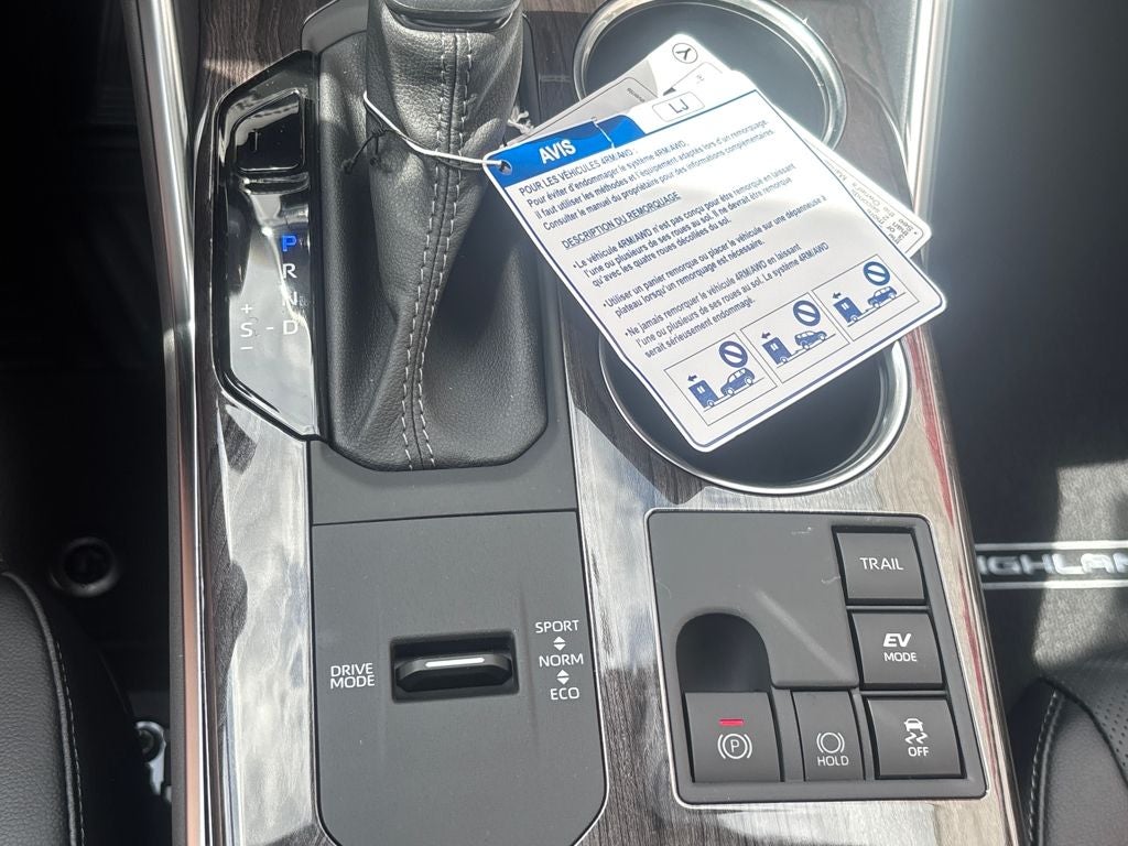 2026 Toyota Highlander Hybrid Platinum