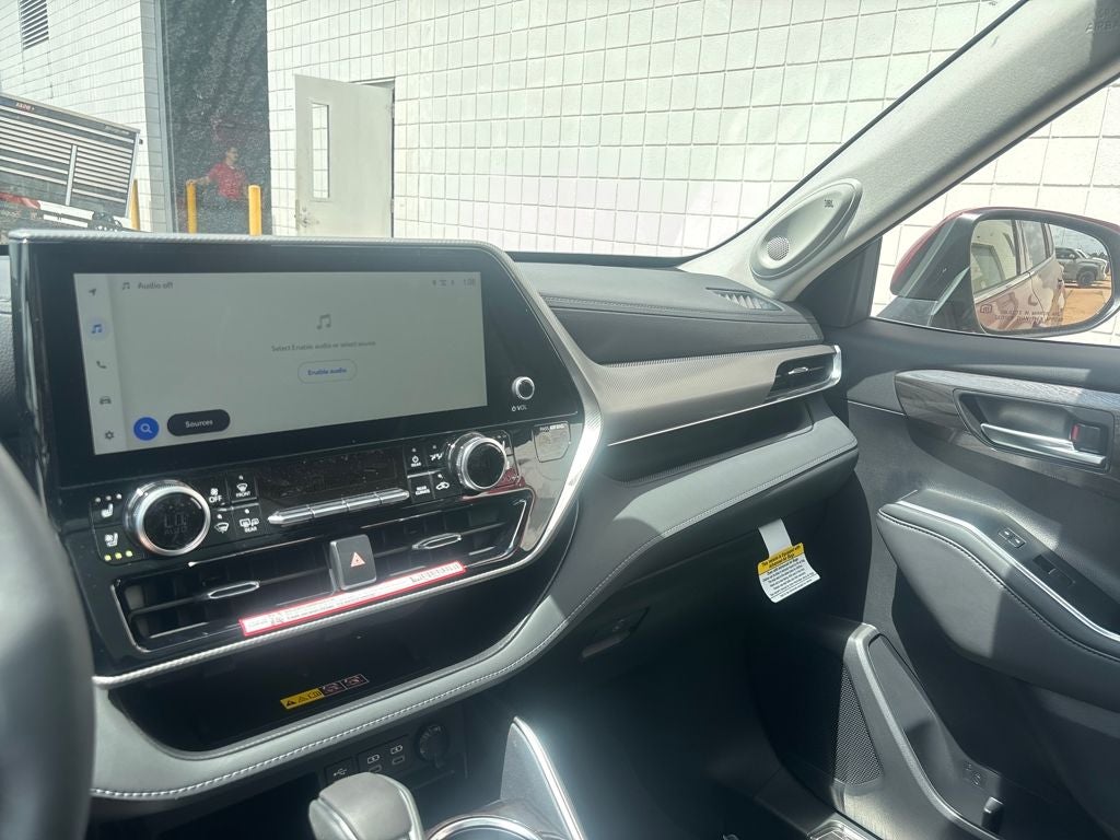 2026 Toyota Highlander Hybrid Platinum
