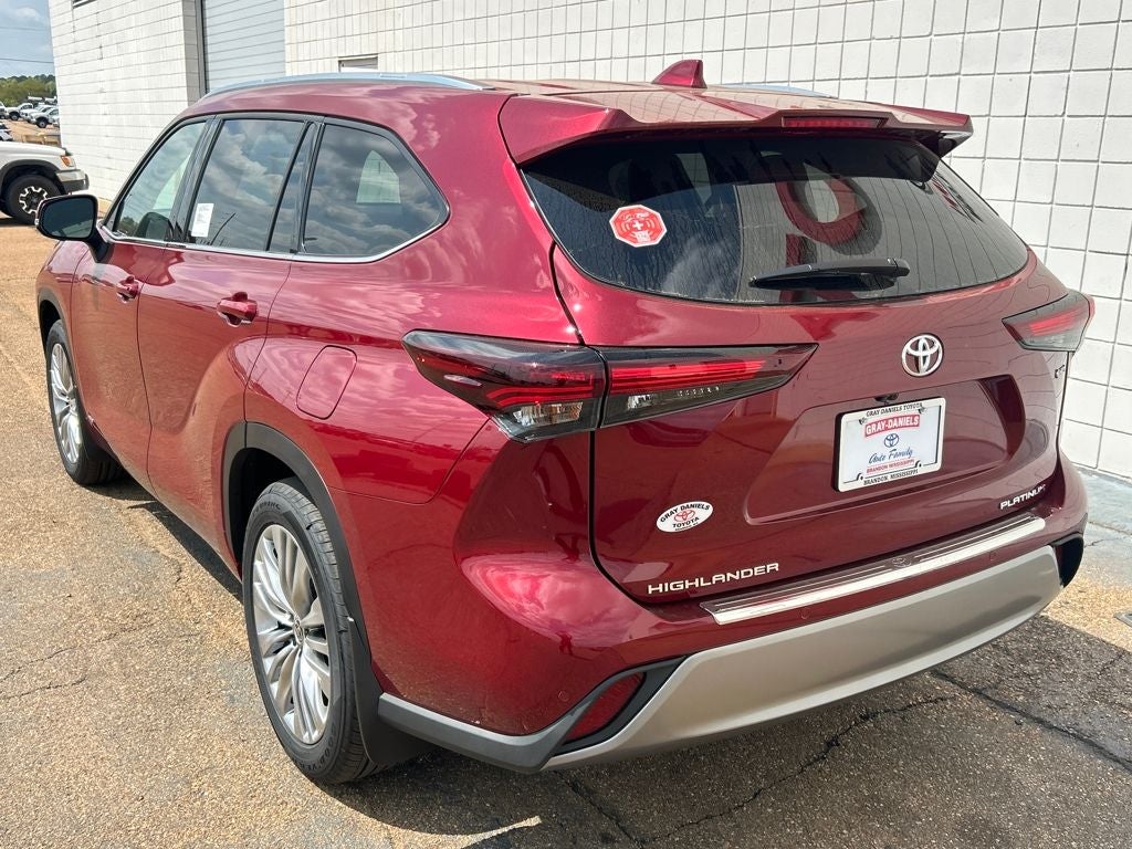 2026 Toyota Highlander Hybrid Platinum