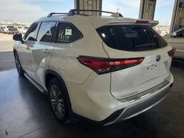 2021 Toyota Highlander Hybrid Platinum