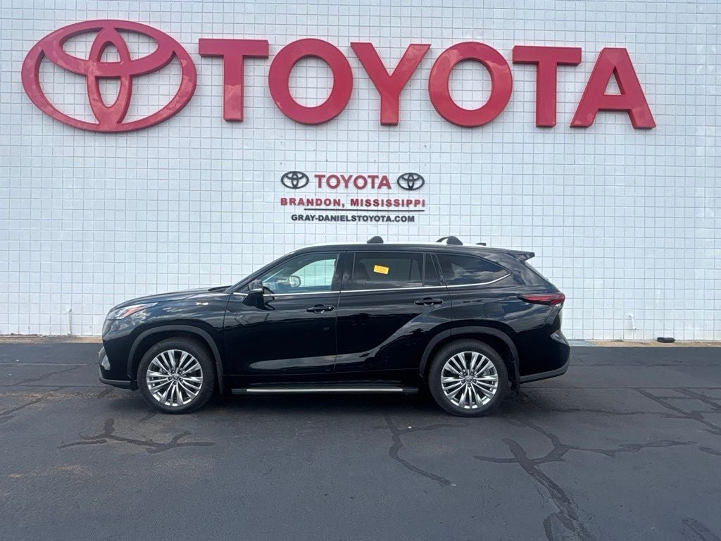 2025 Toyota Highlander Platinum