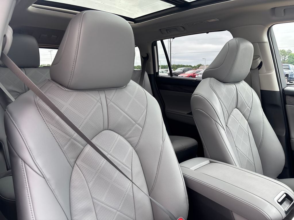 2026 Toyota Highlander Platinum