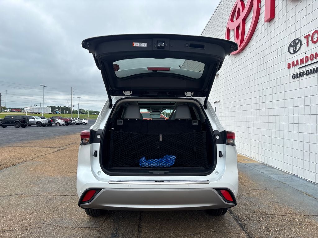 2026 Toyota Highlander Platinum