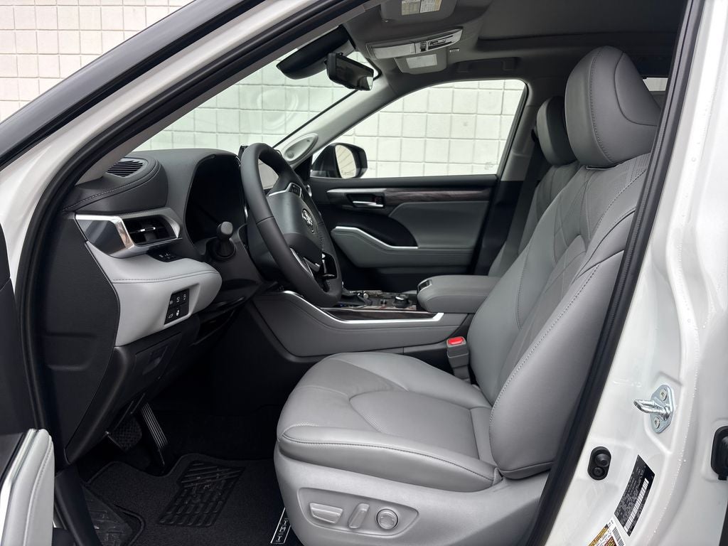 2026 Toyota Highlander Platinum