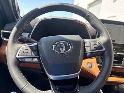 2025 Toyota Highlander Platinum