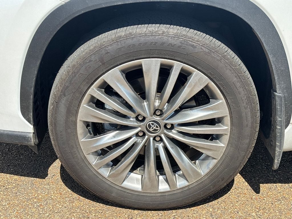 2025 Toyota Highlander Platinum