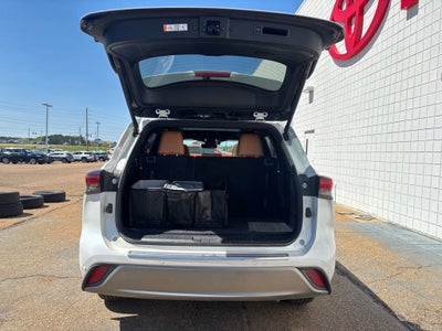 2025 Toyota Highlander Platinum