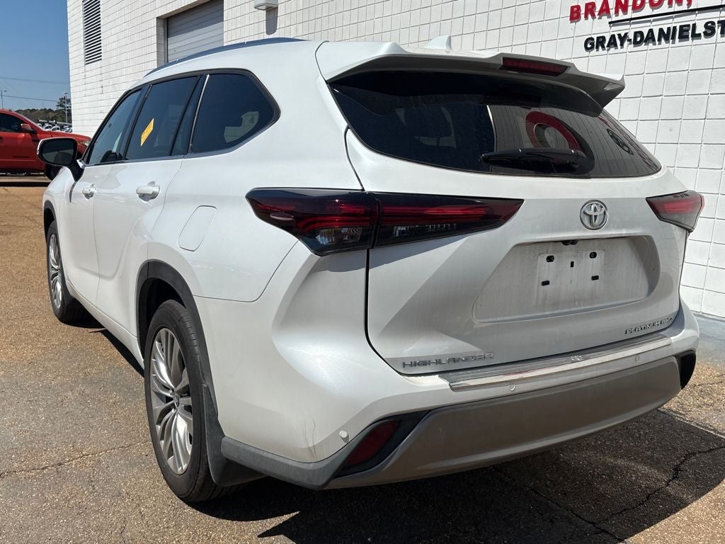 2025 Toyota Highlander Platinum