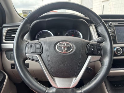 2016 Toyota Highlander XLE V6