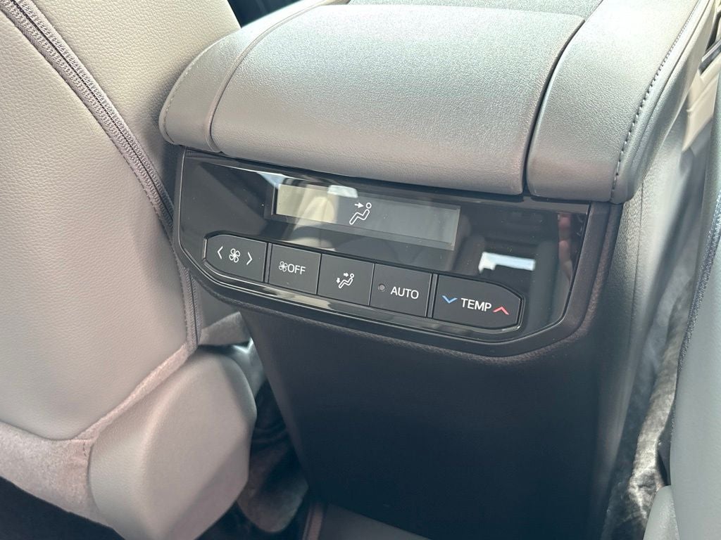 2026 Toyota Highlander Hybrid Limited