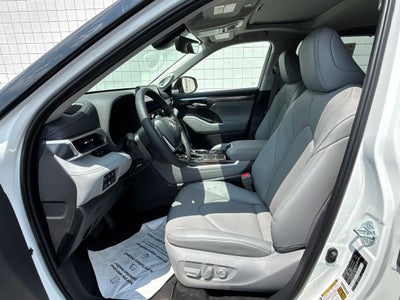 2026 Toyota Highlander Hybrid Limited