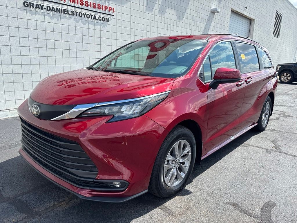 2026 Toyota Sienna XLE 8 Passenger