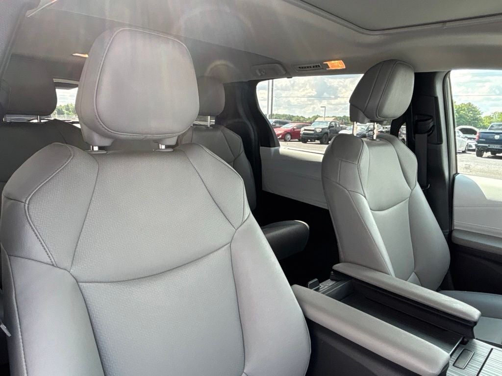 2026 Toyota Sienna XLE 8 Passenger
