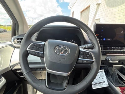 2026 Toyota Sienna XLE 8 Passenger