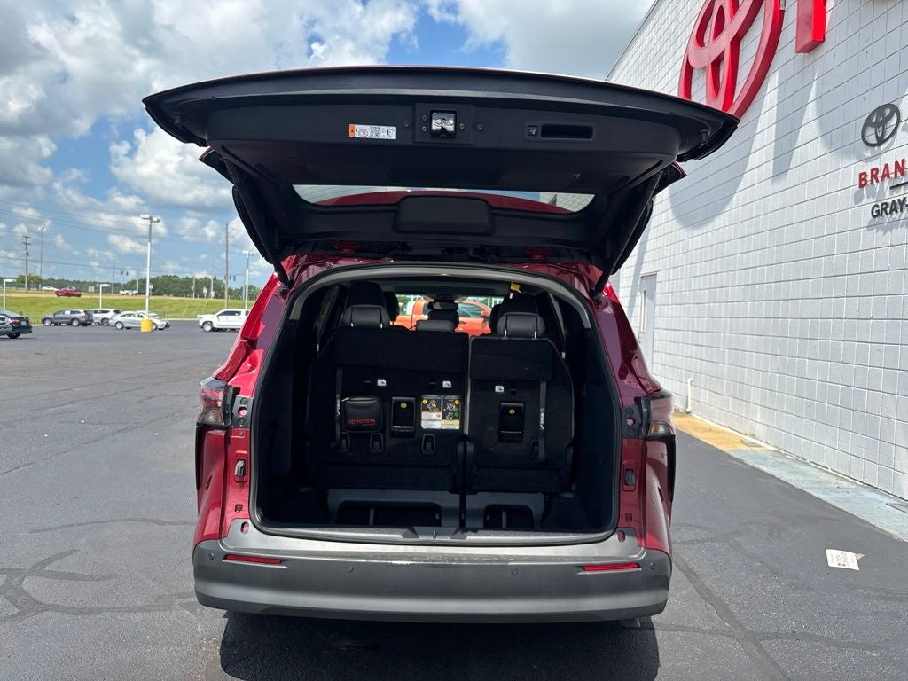 2026 Toyota Sienna XLE 8 Passenger