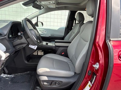 2026 Toyota Sienna XLE 8 Passenger