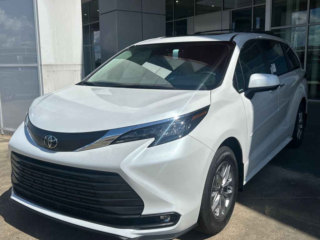2026 Toyota Sienna XLE