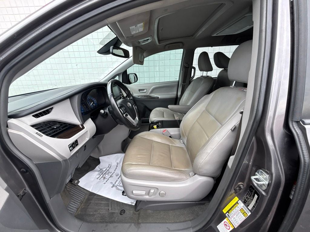 2019 Toyota Sienna XLE Premium 8 Passenger