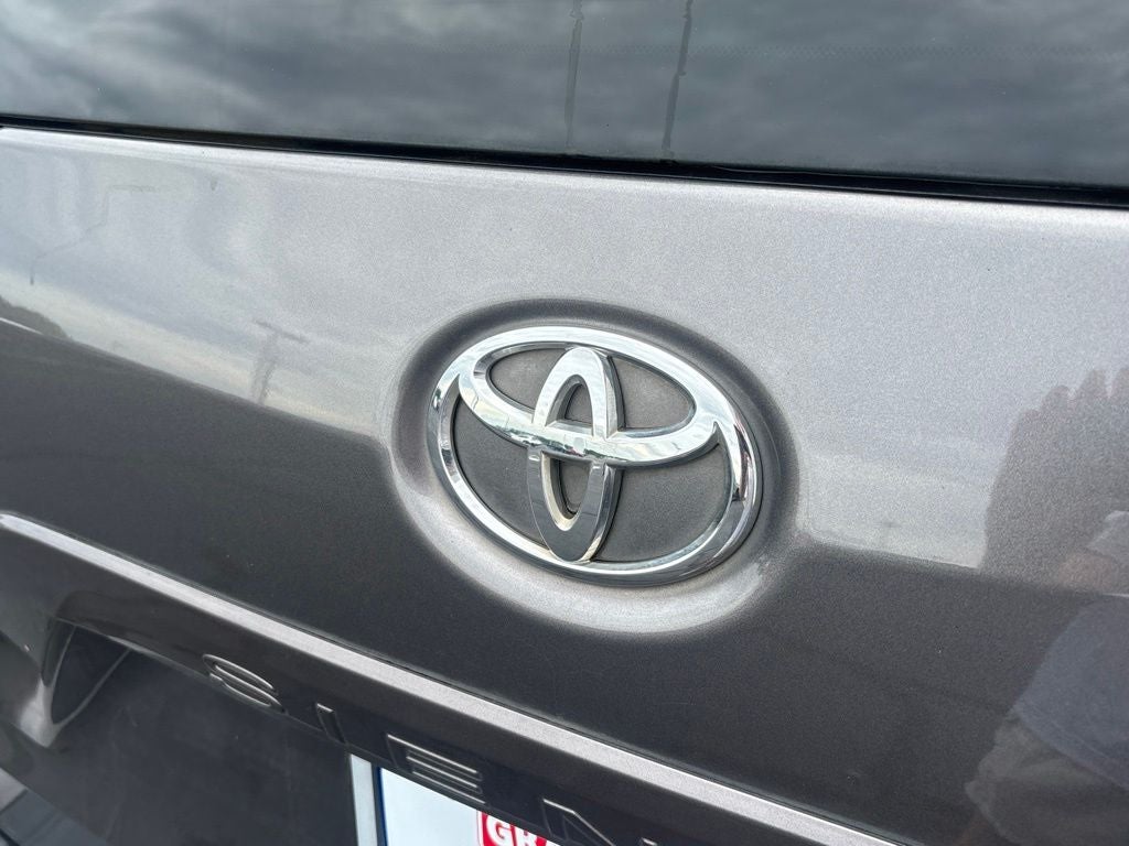 2019 Toyota Sienna XLE Premium 8 Passenger