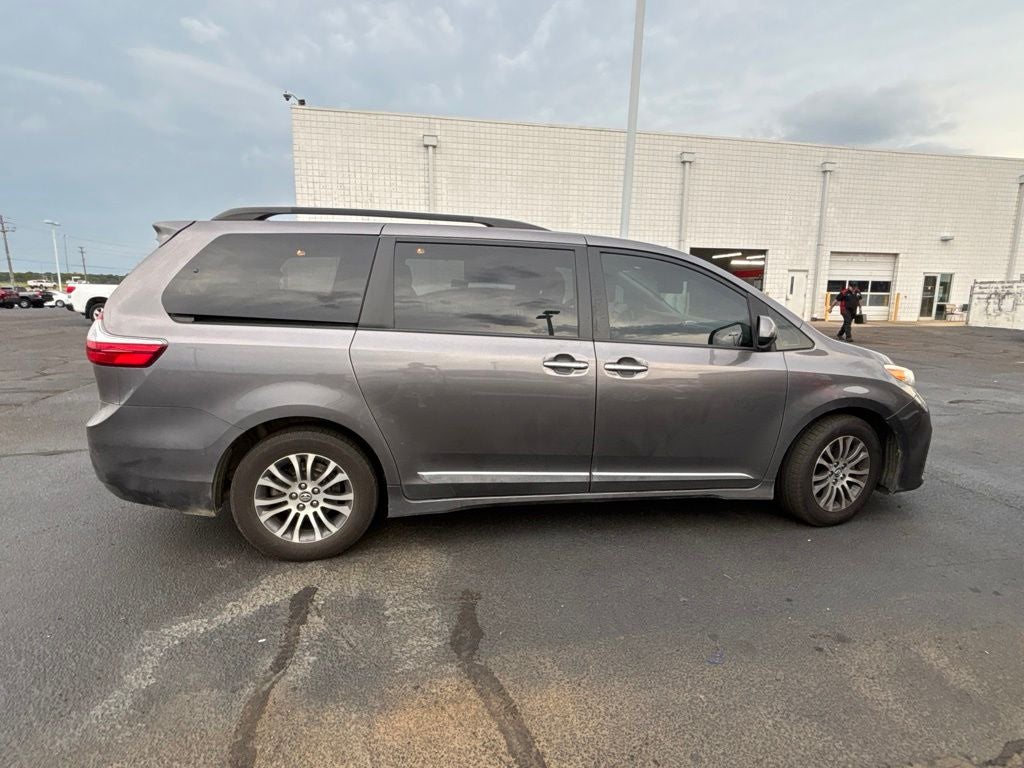 2019 Toyota Sienna XLE Premium 8 Passenger
