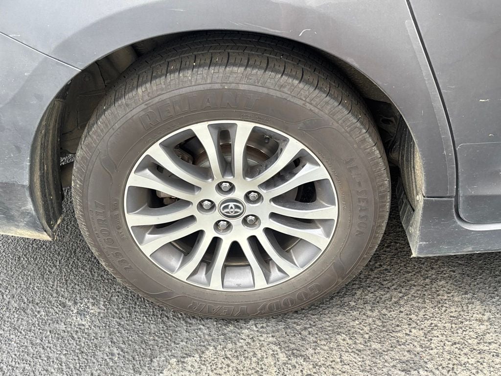 2019 Toyota Sienna XLE Premium 8 Passenger
