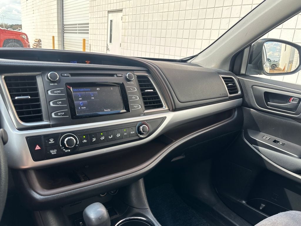 2016 Toyota Highlander LE