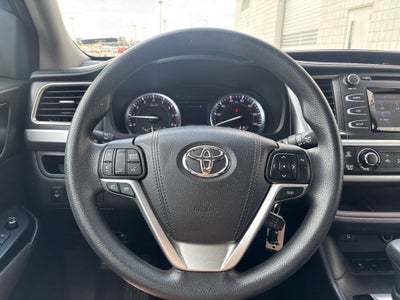2016 Toyota Highlander LE