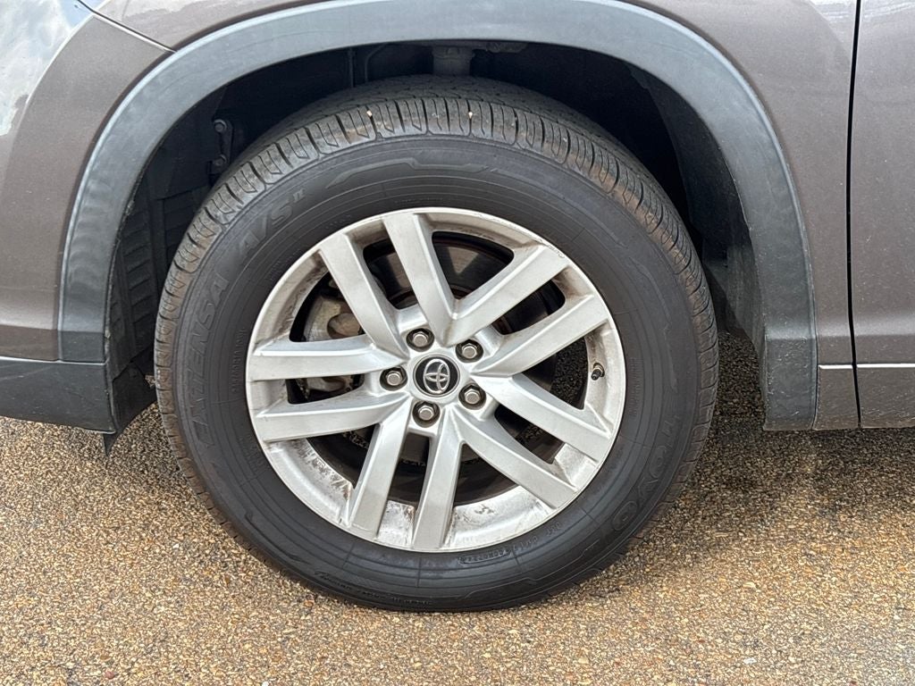 2016 Toyota Highlander LE