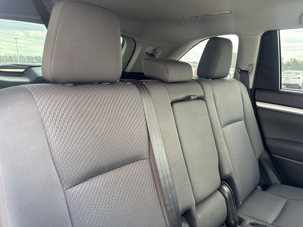 2016 Toyota Highlander LE