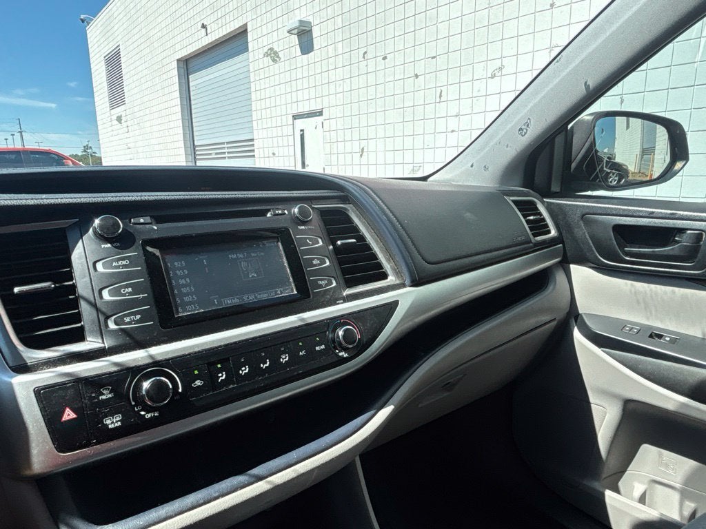 2017 Toyota Highlander LE