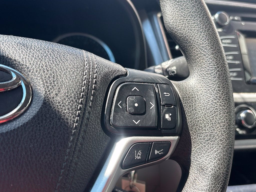 2017 Toyota Highlander LE