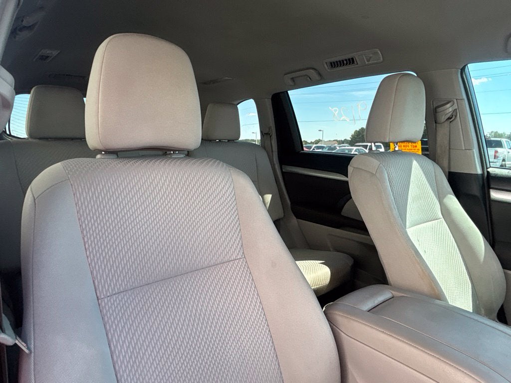 2017 Toyota Highlander LE