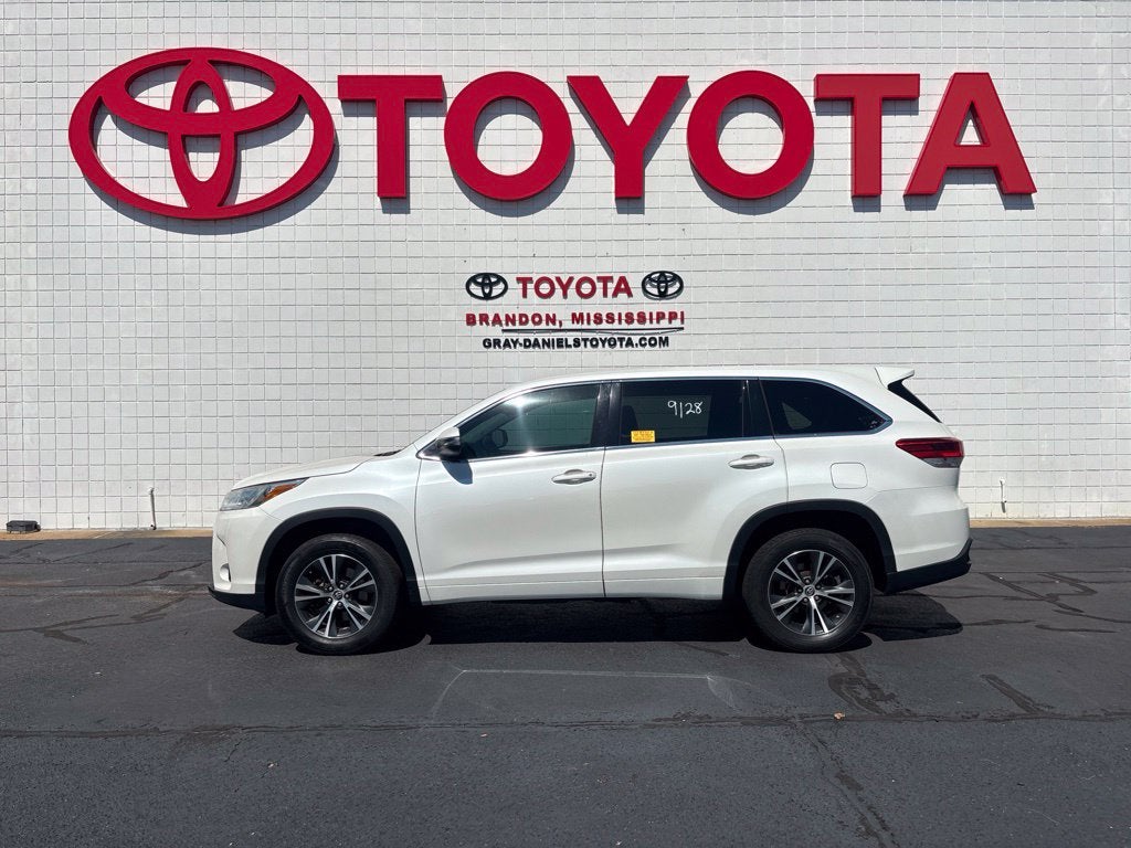 2017 Toyota Highlander LE