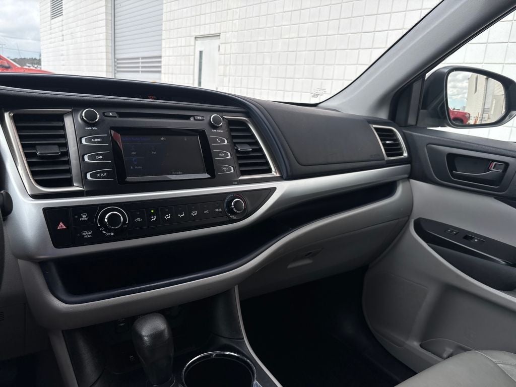 2019 Toyota Highlander LE