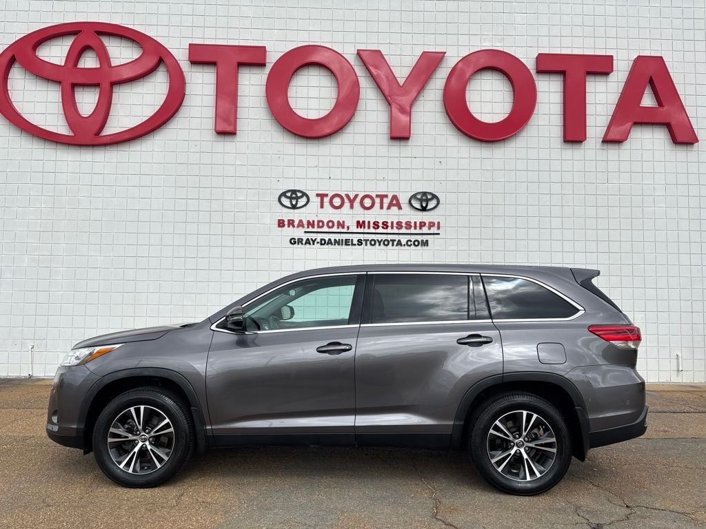 2019 Toyota Highlander LE