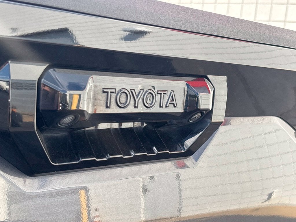 2025 Toyota Tundra Hybrid Platinum