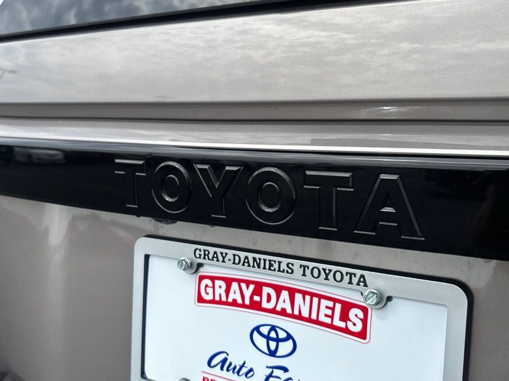 2027 Toyota Land Cruiser Base
