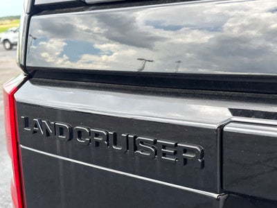 2027 Toyota Land Cruiser Base