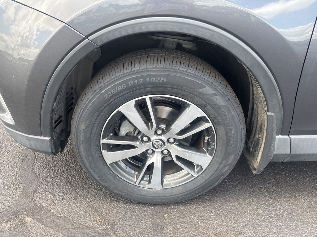 2017 Toyota RAV4 XLE