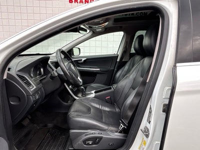 2016 Volvo XC60 T5 Drive-E Platinum