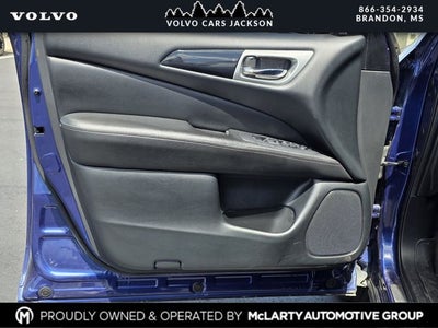 2020 Nissan Pathfinder SV