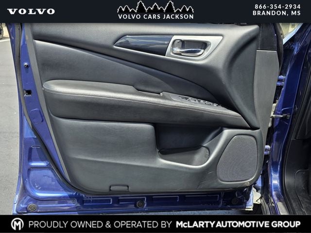 2020 Nissan Pathfinder SV