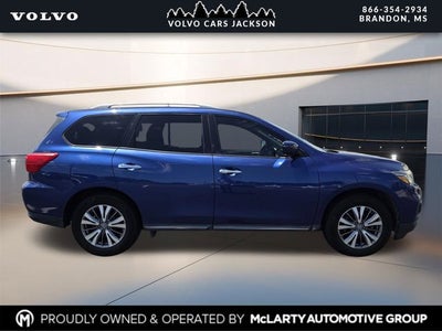 2020 Nissan Pathfinder SV