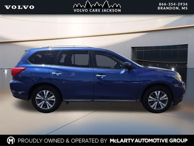 2020 Nissan Pathfinder SV