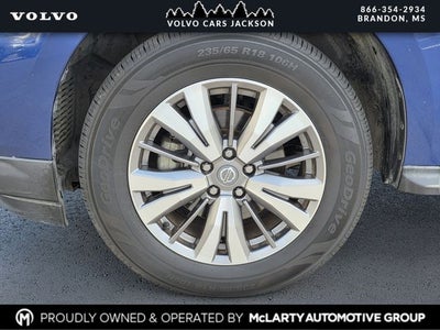 2020 Nissan Pathfinder SV