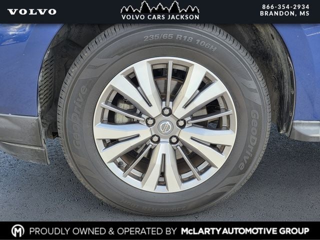 2020 Nissan Pathfinder SV