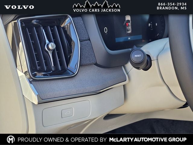 2026 Volvo XC90 B6 Ultra Dark 6-Passenger